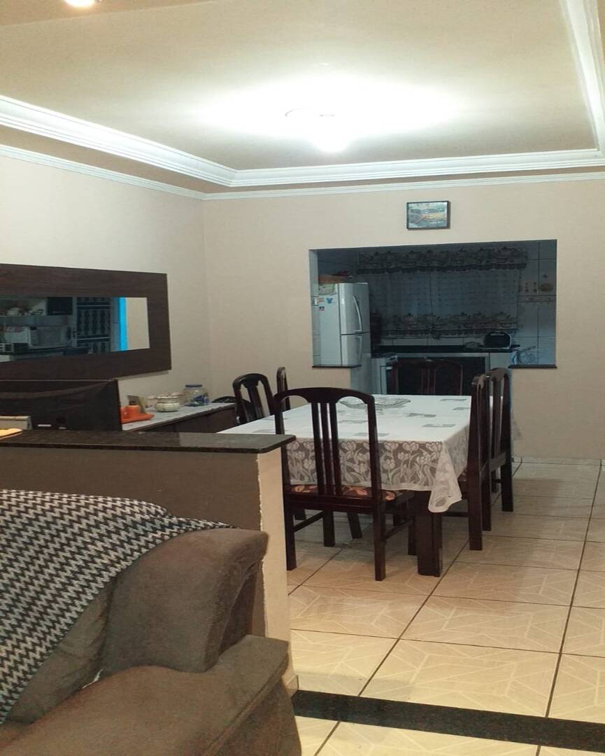 Casa a venda em Hortolândia, com 2 dormitórios e 2 vagas cobertas no jardim Nova América