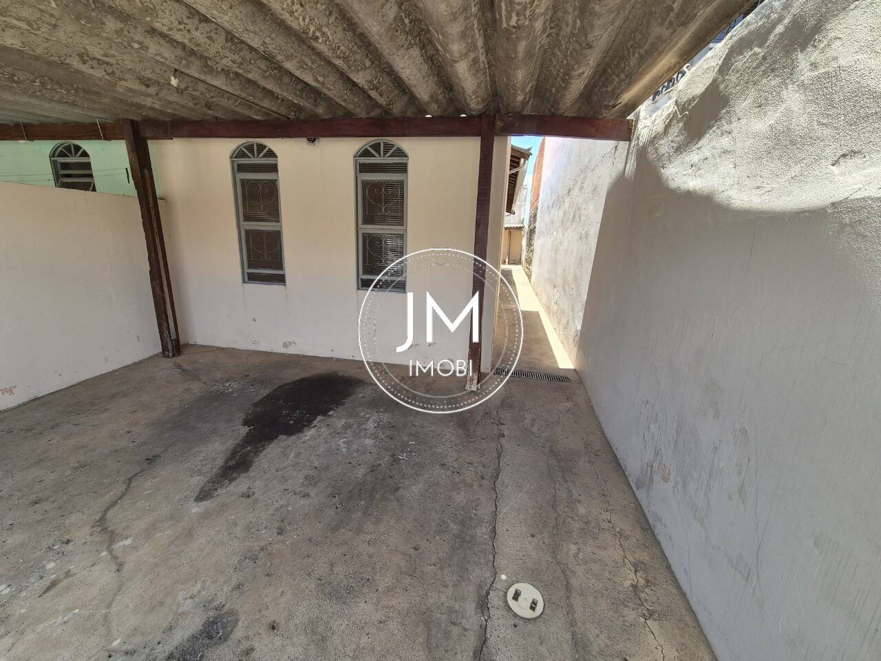 Casa a venda em Hortolândia no Jardim Santo André, meio lote com 2 quartos e 1 vaga.