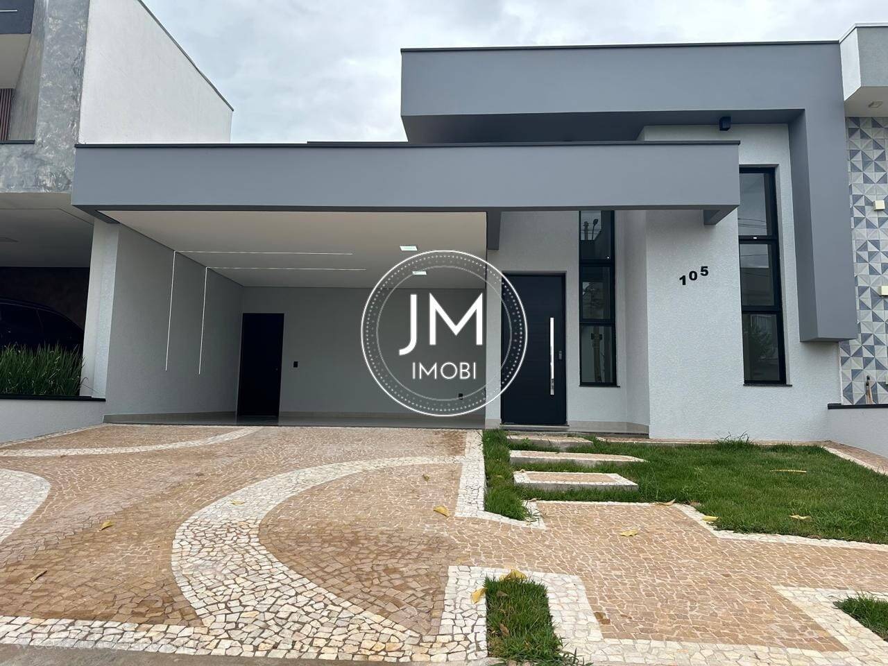 Casa a venda no condomínio Olívio Franceschini Hortolândia com 3 quartos sendo 1 suíte com closet. Aceita financiamento.