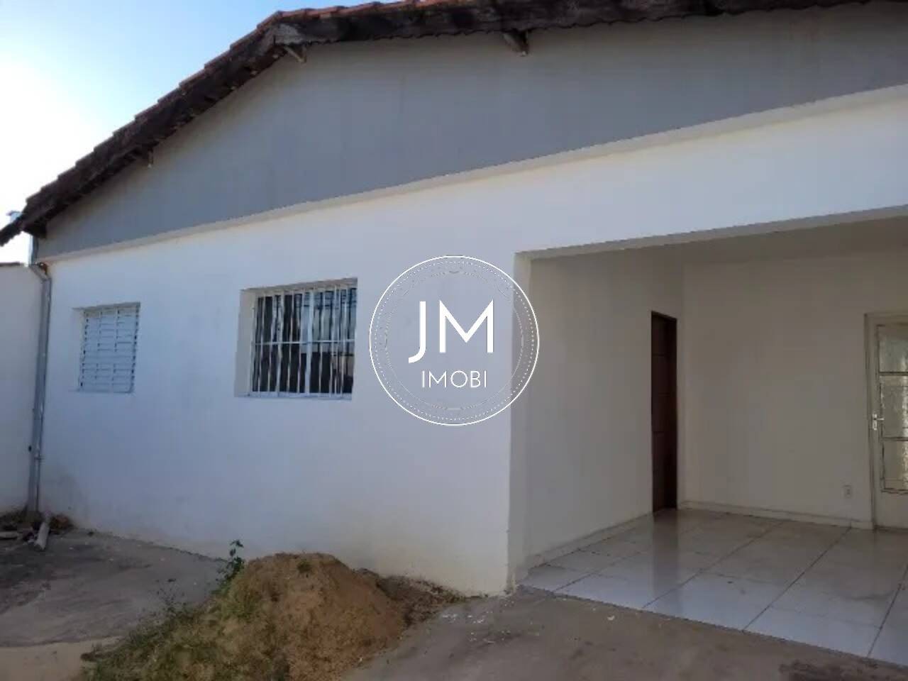 Casa a venda em Hortolândia no Jardim Nova Hortolândia com 3 quartos, 3 vagas e quintal.