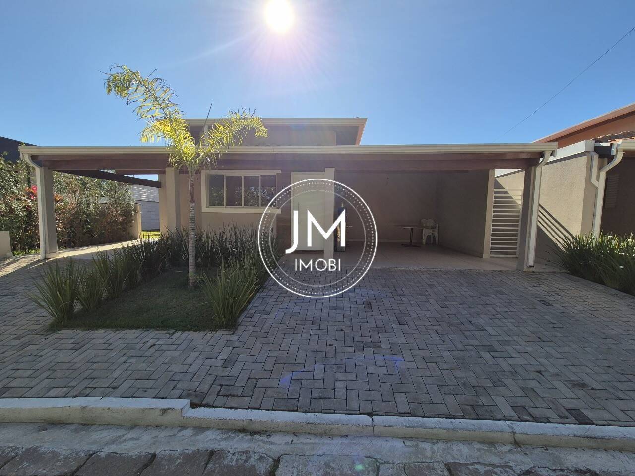 Casa a venda em Hortolândia com 3 quartos sendo 1 suíte, 2 vagas cobertas e amplo quintal.