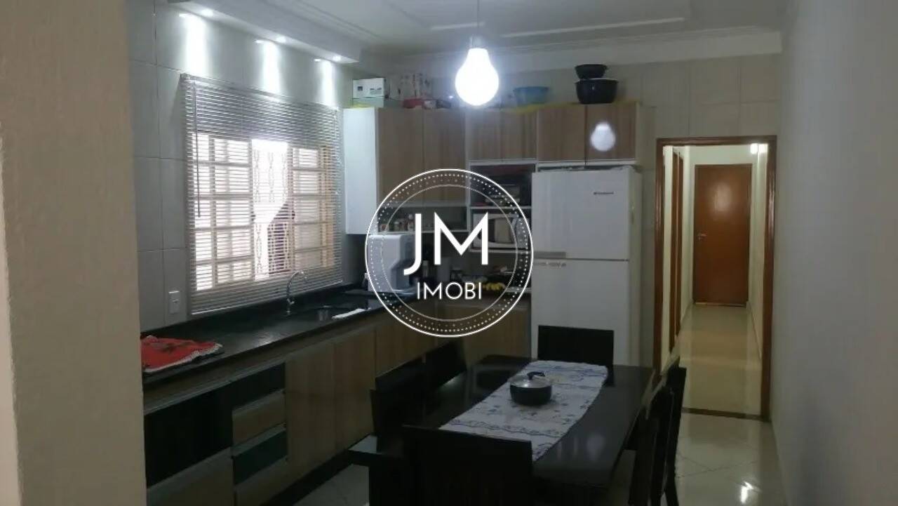 Casa a venda em Hortolândia no Jardim Interlagos com 2 quartos e moveis planejados.