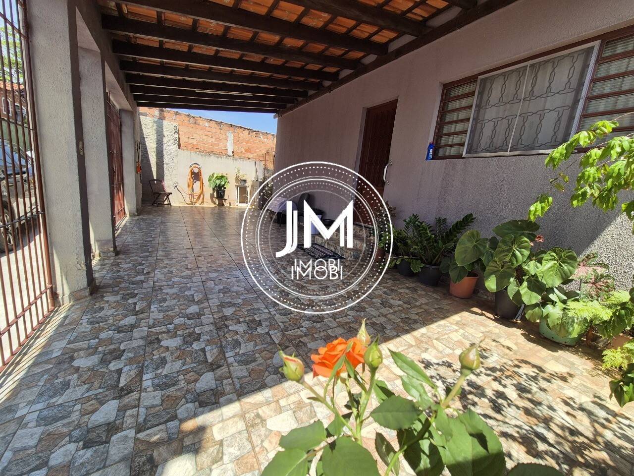 Casa a venda em Monte Mor estilo sobrado próxima a empresa Tetra Park.
