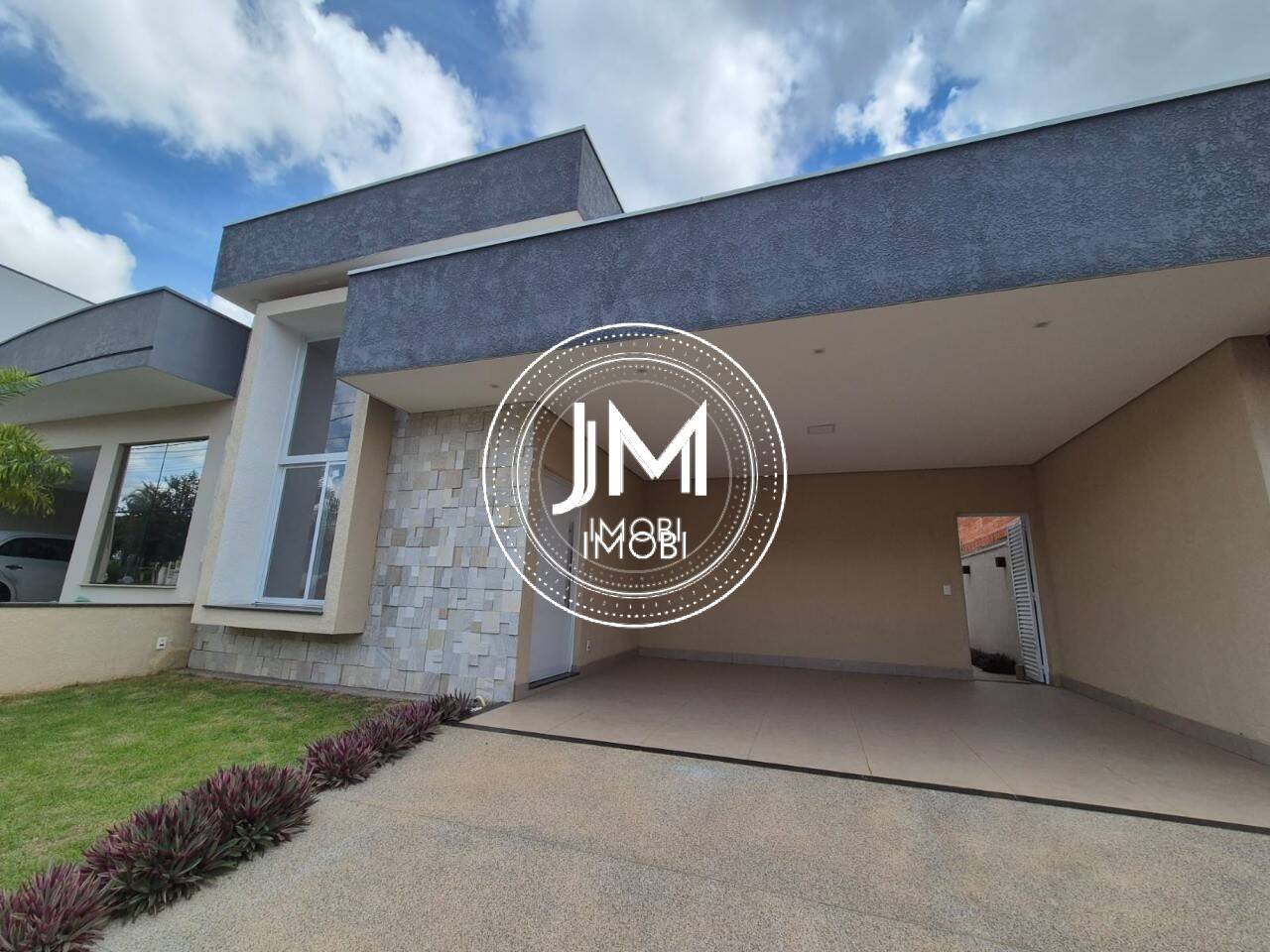 Casa a venda em Hortolândia no residencial Jatobá. Com 3 quartos sendo um suíte e piscina.