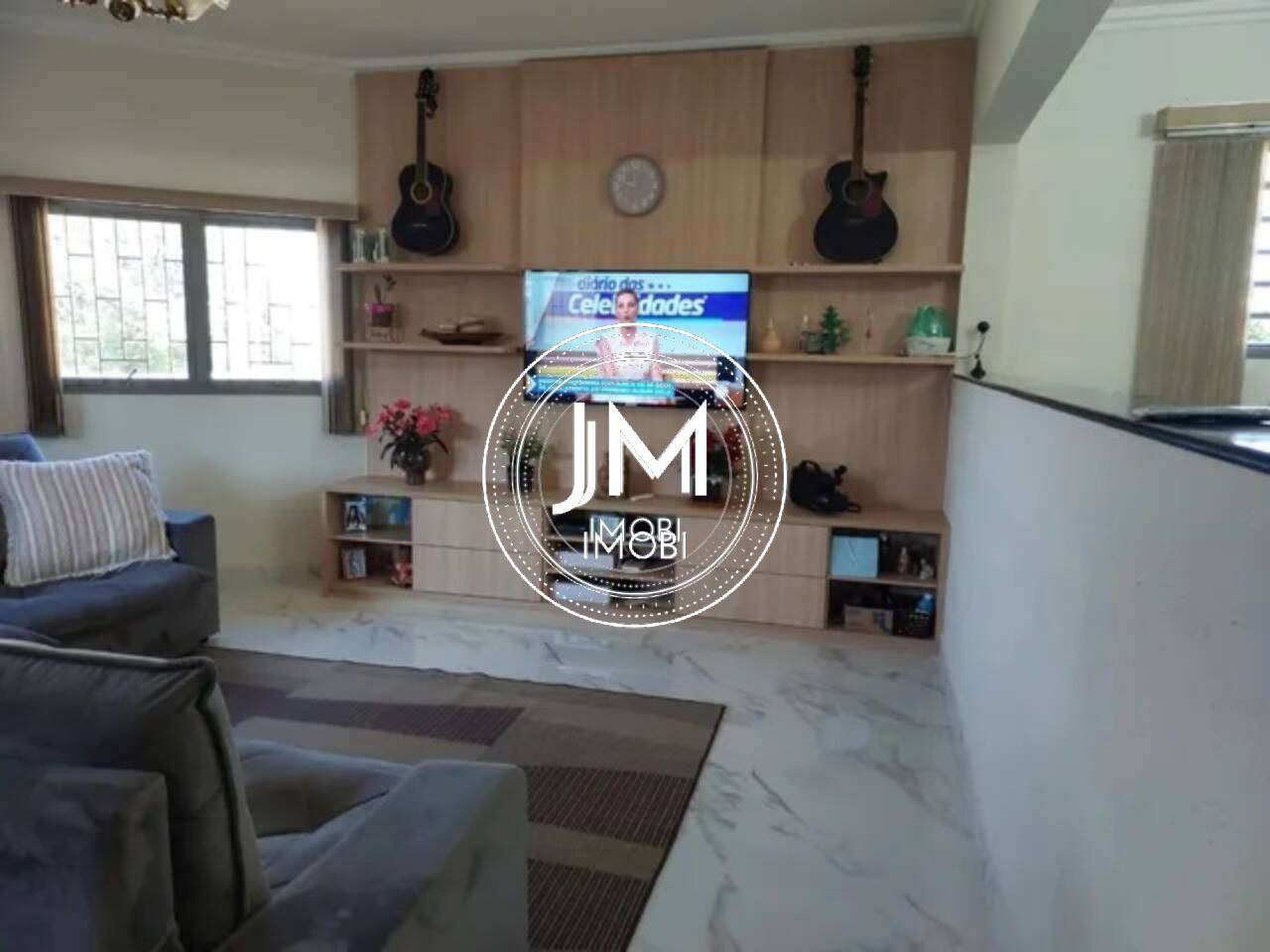 Casa a venda em Hortolândia no Vila real com 3 quartos sendo 1 suíte, 5 vagas e quintal.