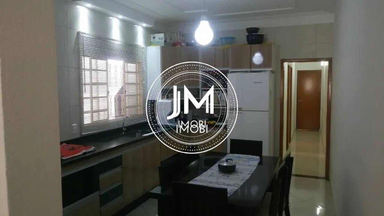 Casa a venda em Hortolândia no Jardim Interlagos com 2 quartos e moveis planejados.